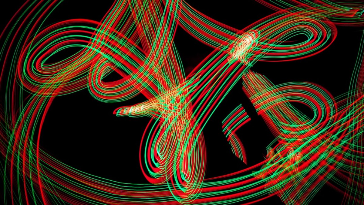 time lapse photography of red and green lights